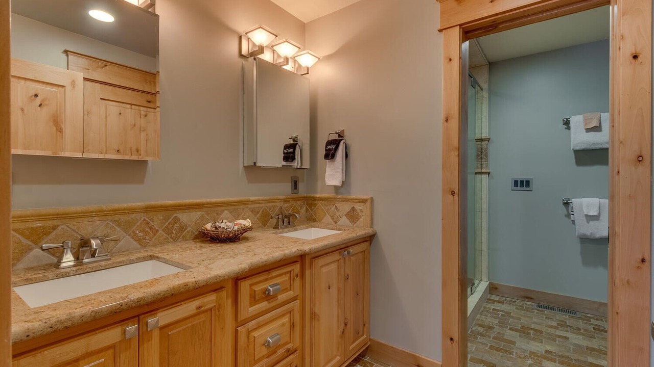 Photo of Bathroom in Country Club Estates