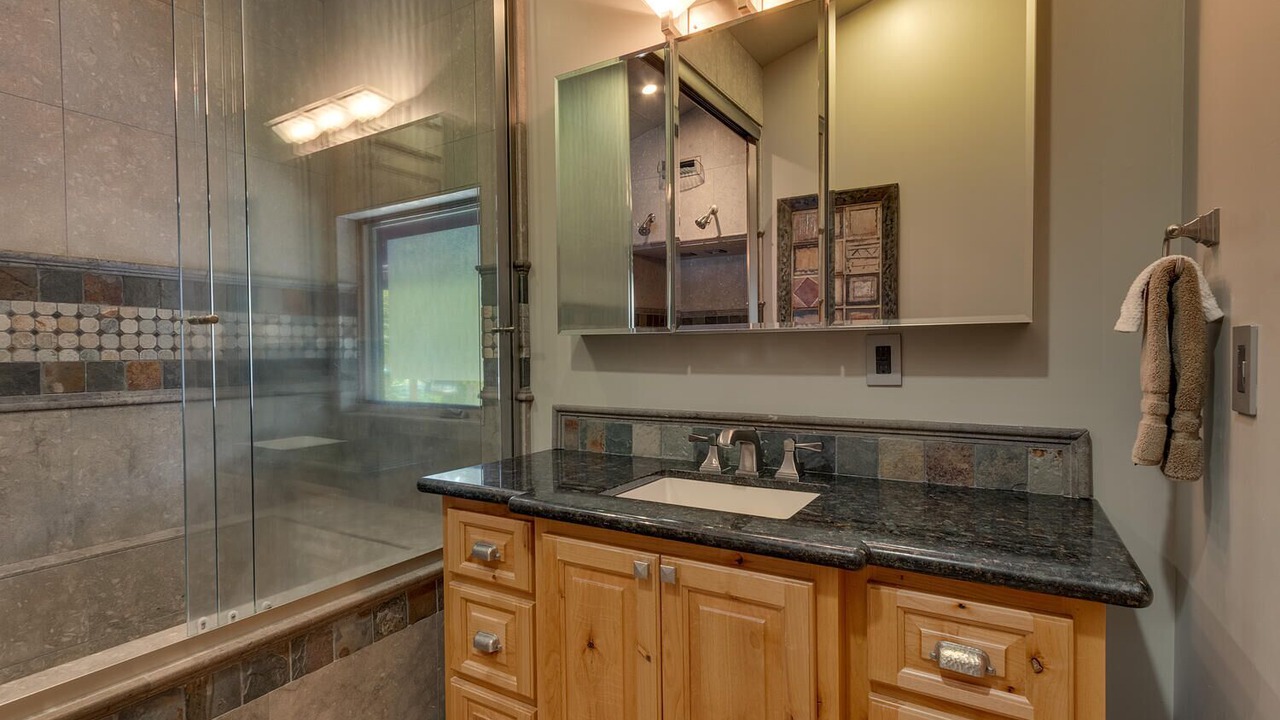 Photo of Bathroom in Country Club Estates