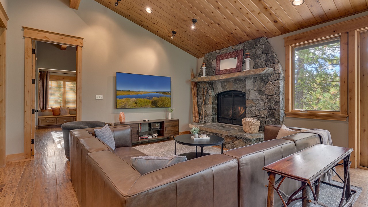 Photo of Livingroom in Country Club Estates