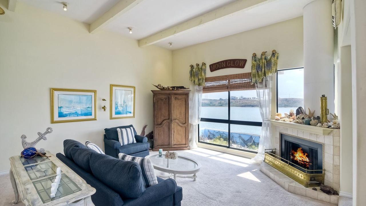 Photo of Livingroom in Carlsbad Village