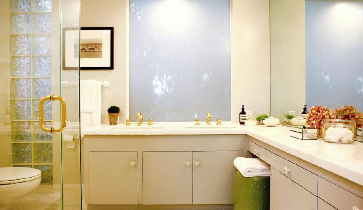 Photo of Bathroom in La Canada Flintridge