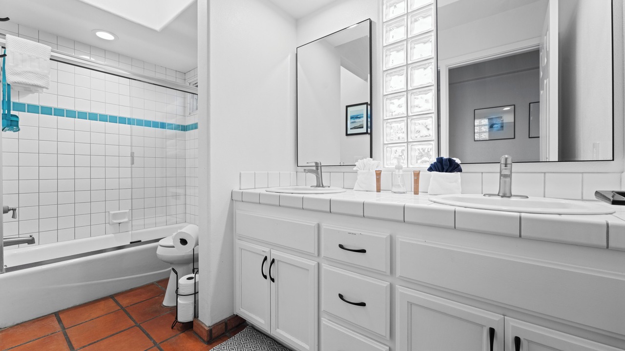 Photo of Bathroom in South Mission Beach