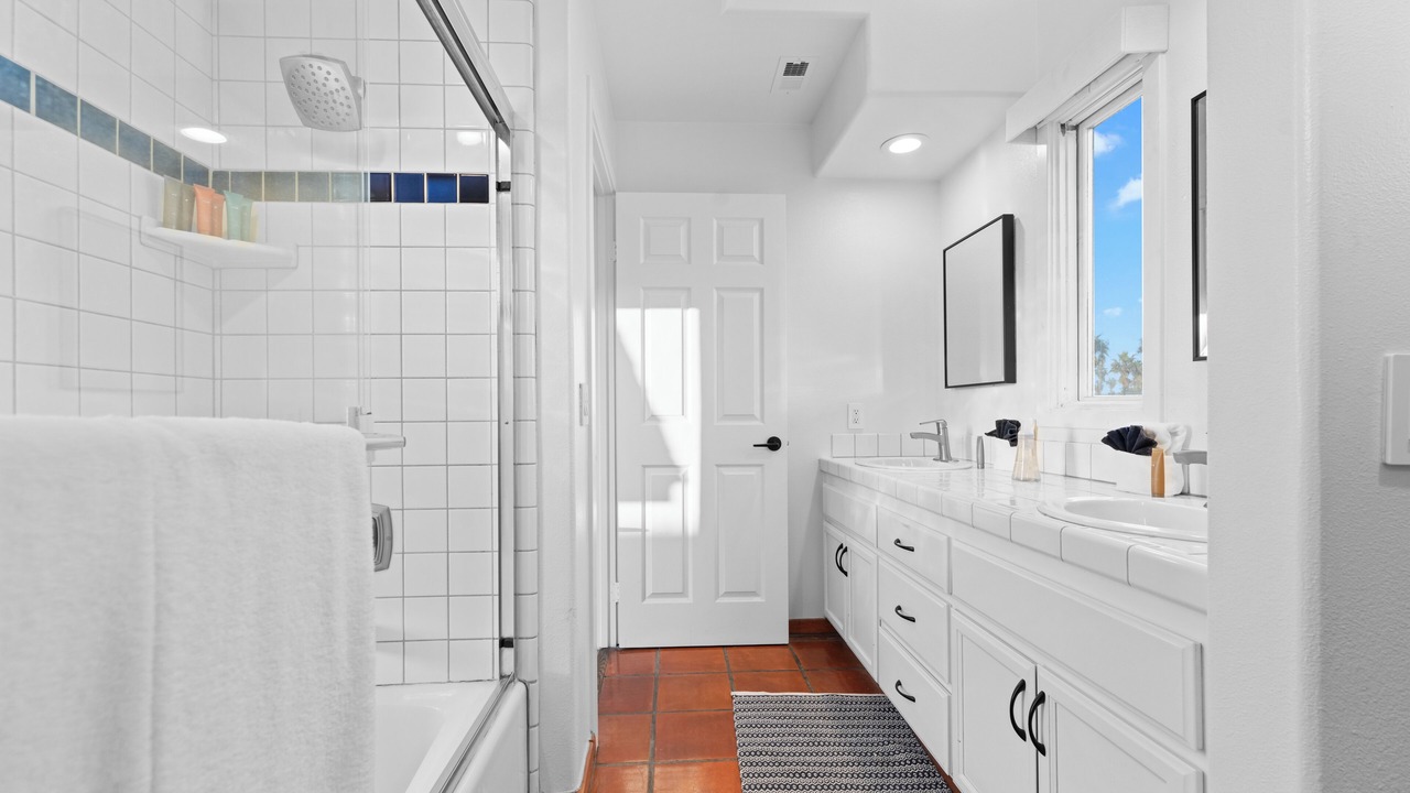 Photo of Bathroom in South Mission Beach