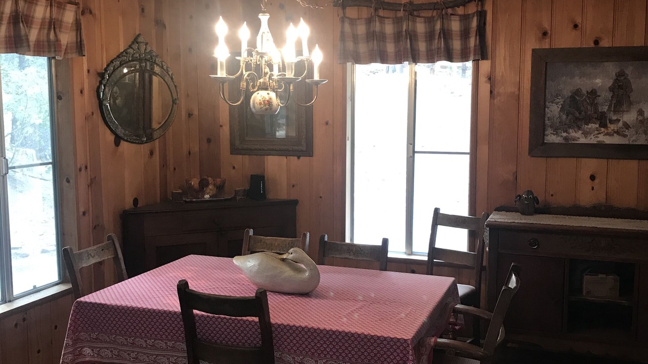 Photo of Livingroom in California Hot Springs