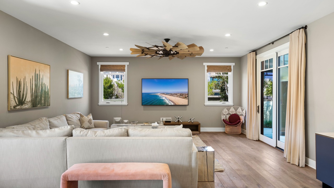 Photo of Livingroom in Oxnard Shores