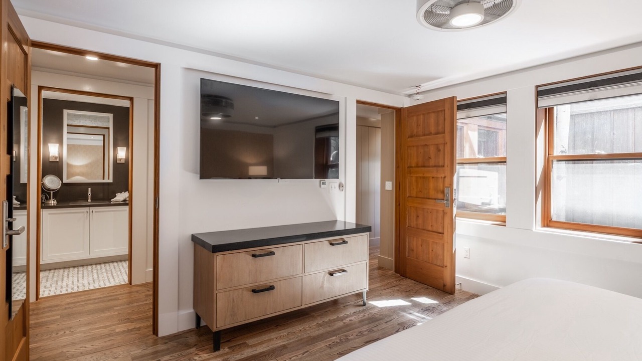 Photo of Bedroom in Homewood