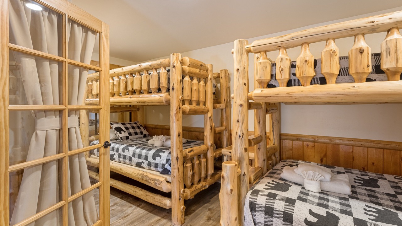 Photo of Bedroom in Upper Moonridge