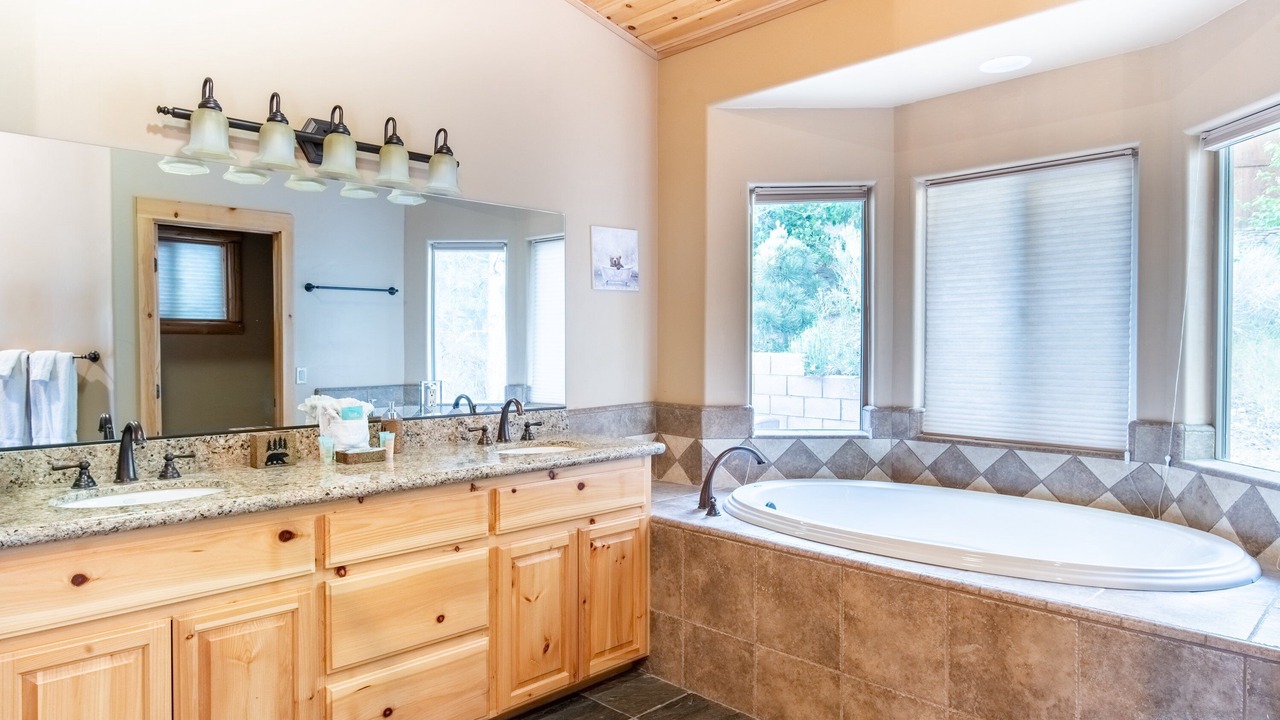 Photo of Bathroom in Upper Moonridge