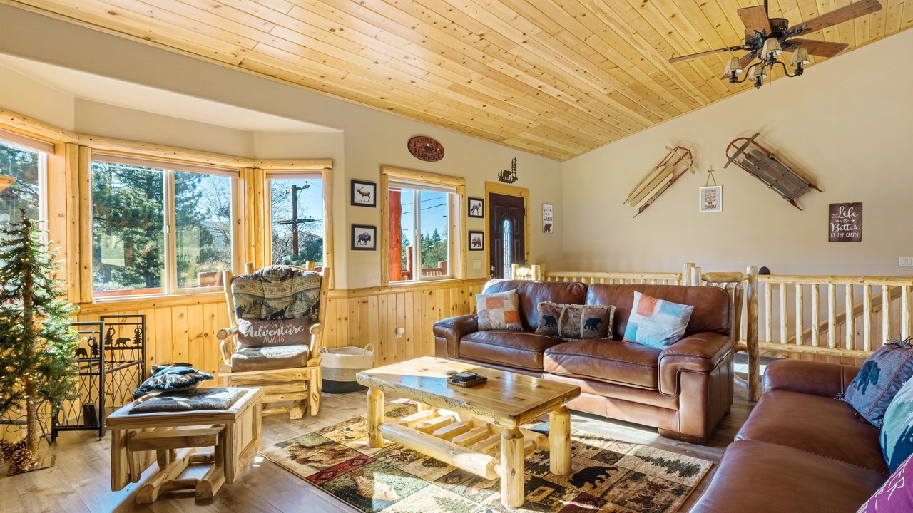 Photo of Livingroom in Upper Moonridge