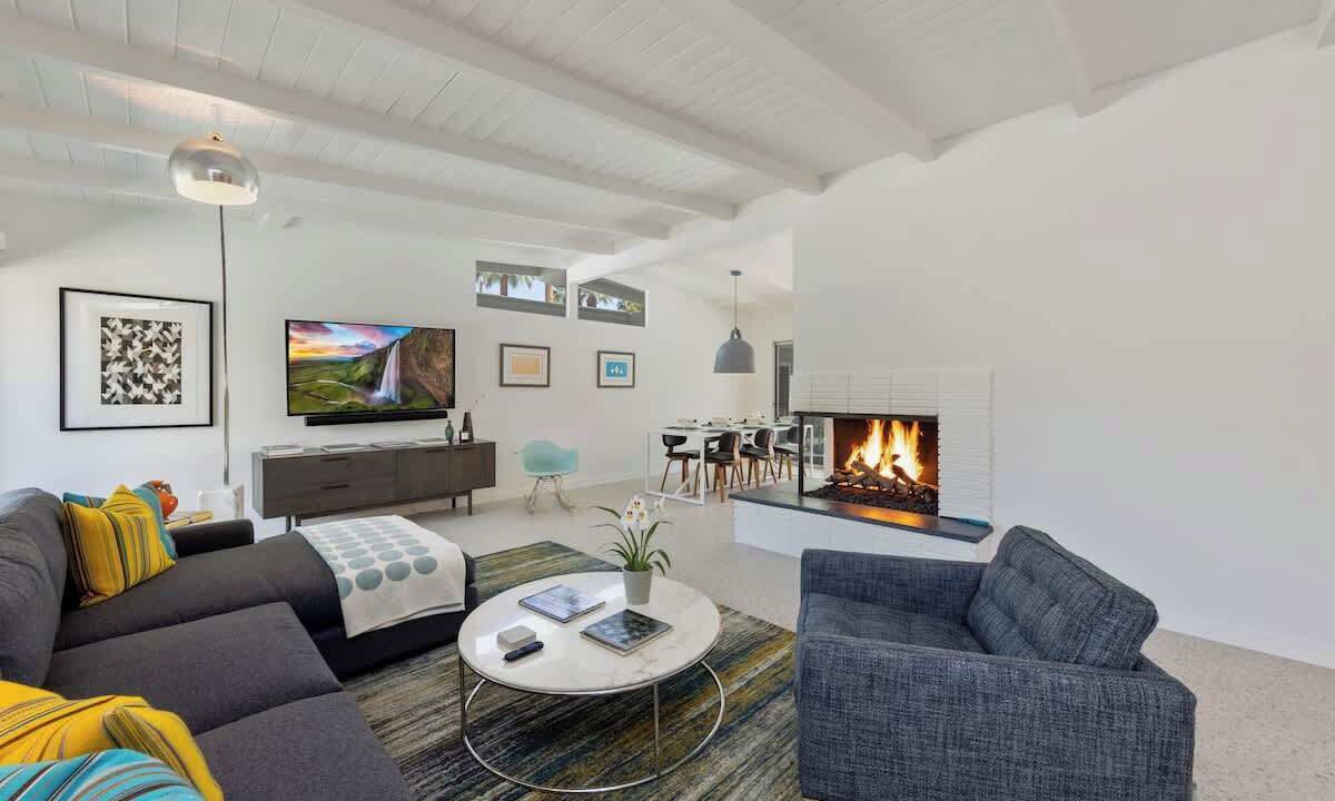 Photo of Livingroom in Deepwell Estates