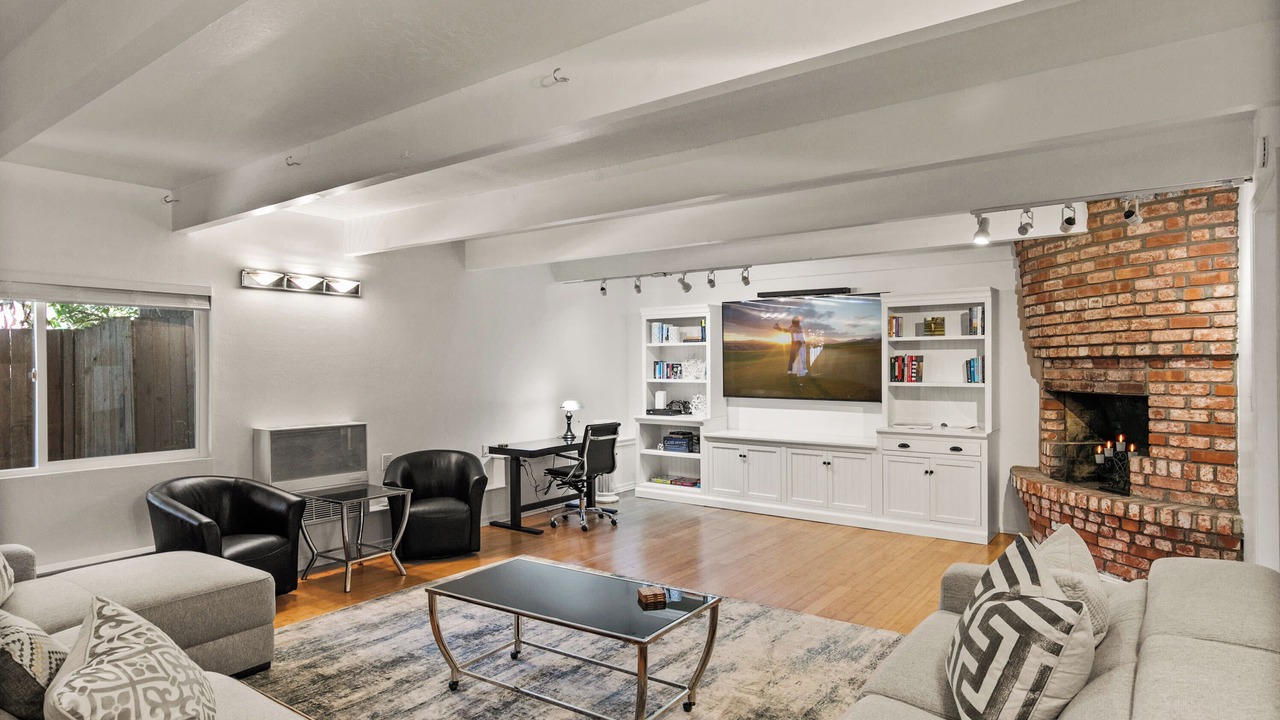 Photo of Livingroom in Carmel Woods
