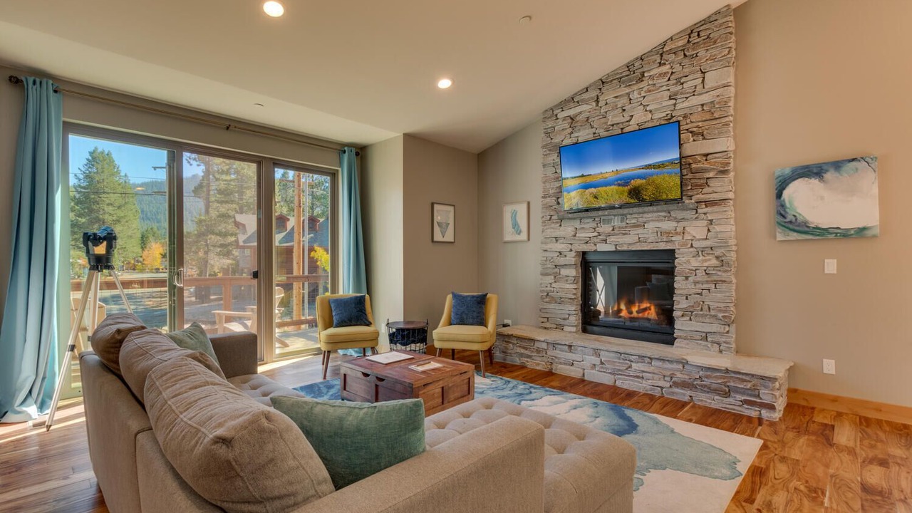 Photo of Livingroom in Tahoe Paradise