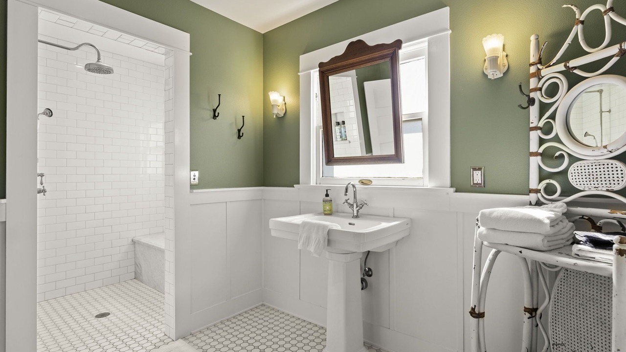 Photo of Bathroom in Ventura