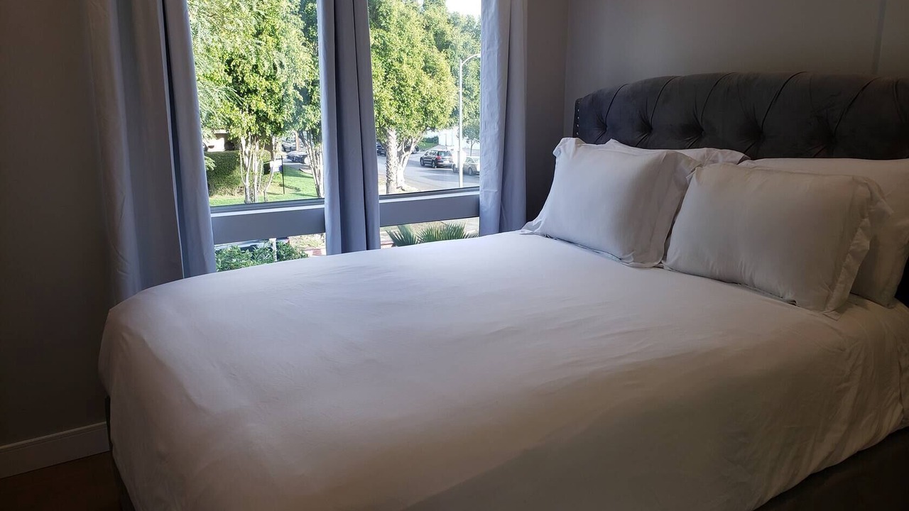 Photo of Bedroom in Pico - Robertson