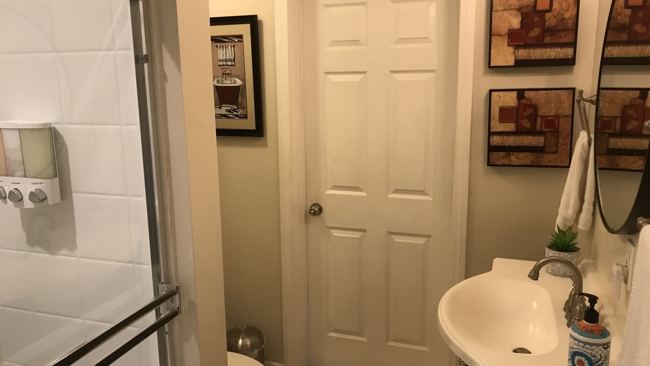 Photo of Bathroom in Oak Park