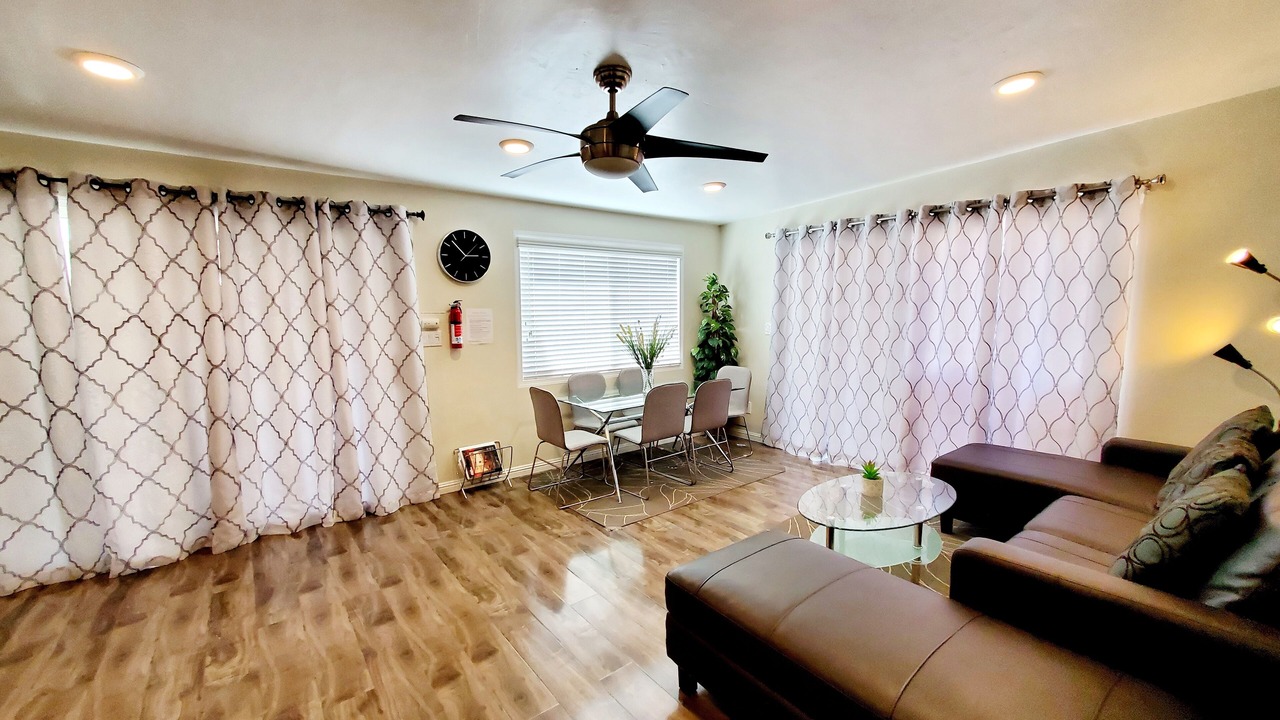 Photo of Livingroom in Oak Park