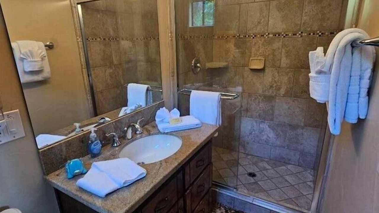 Photo of Bathroom in Cleone