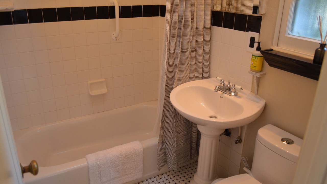 Photo of Bathroom in Old Town