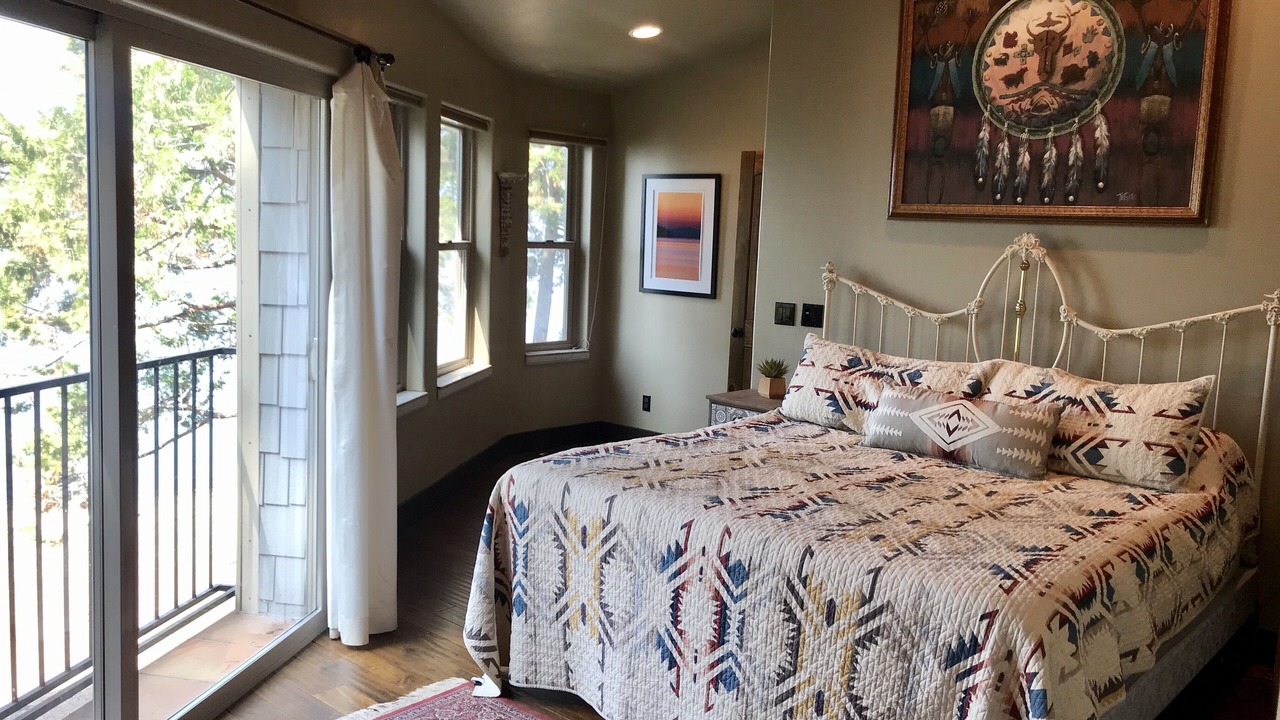 Photo of Bedroom in East Shore