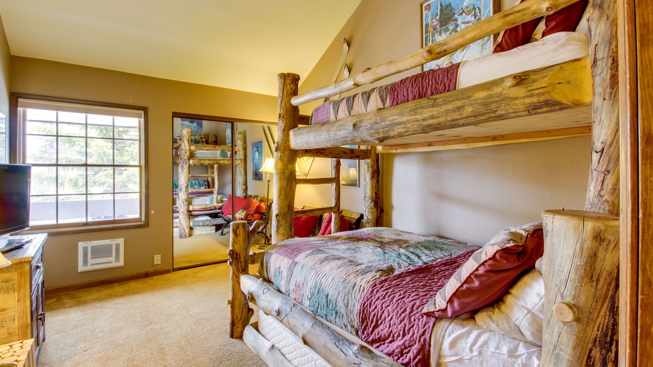 Photo of Bedroom in Mammoth Lakes