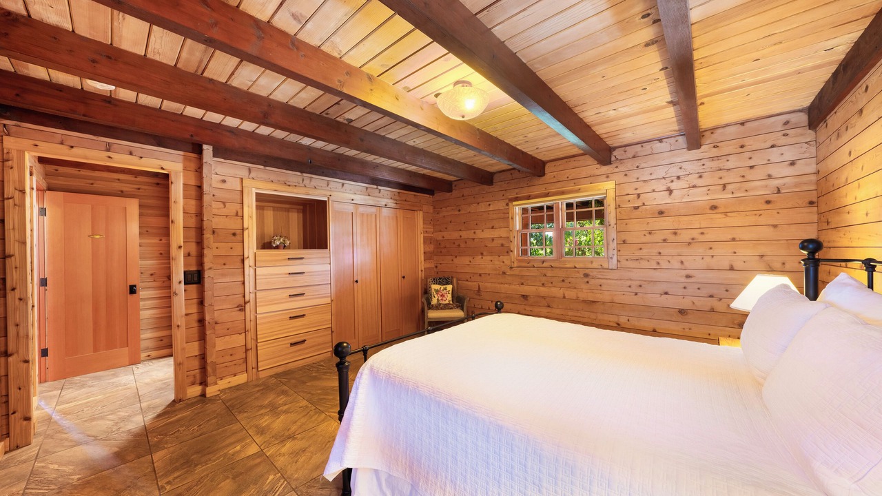 Photo of Bedroom in Forestville