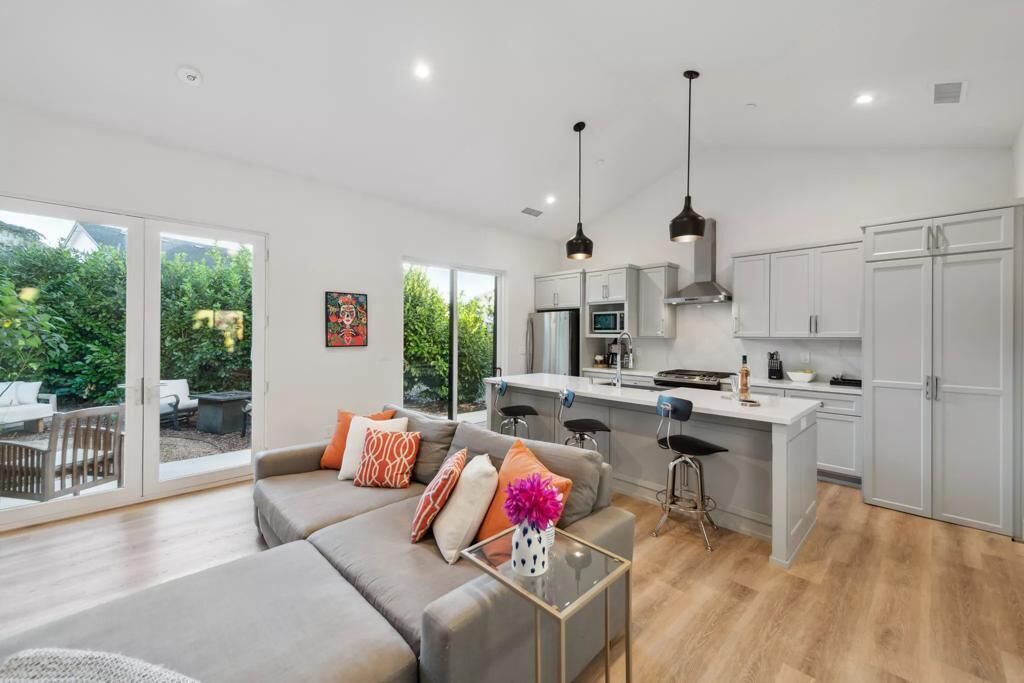 Photo of Livingroom in Kenwood