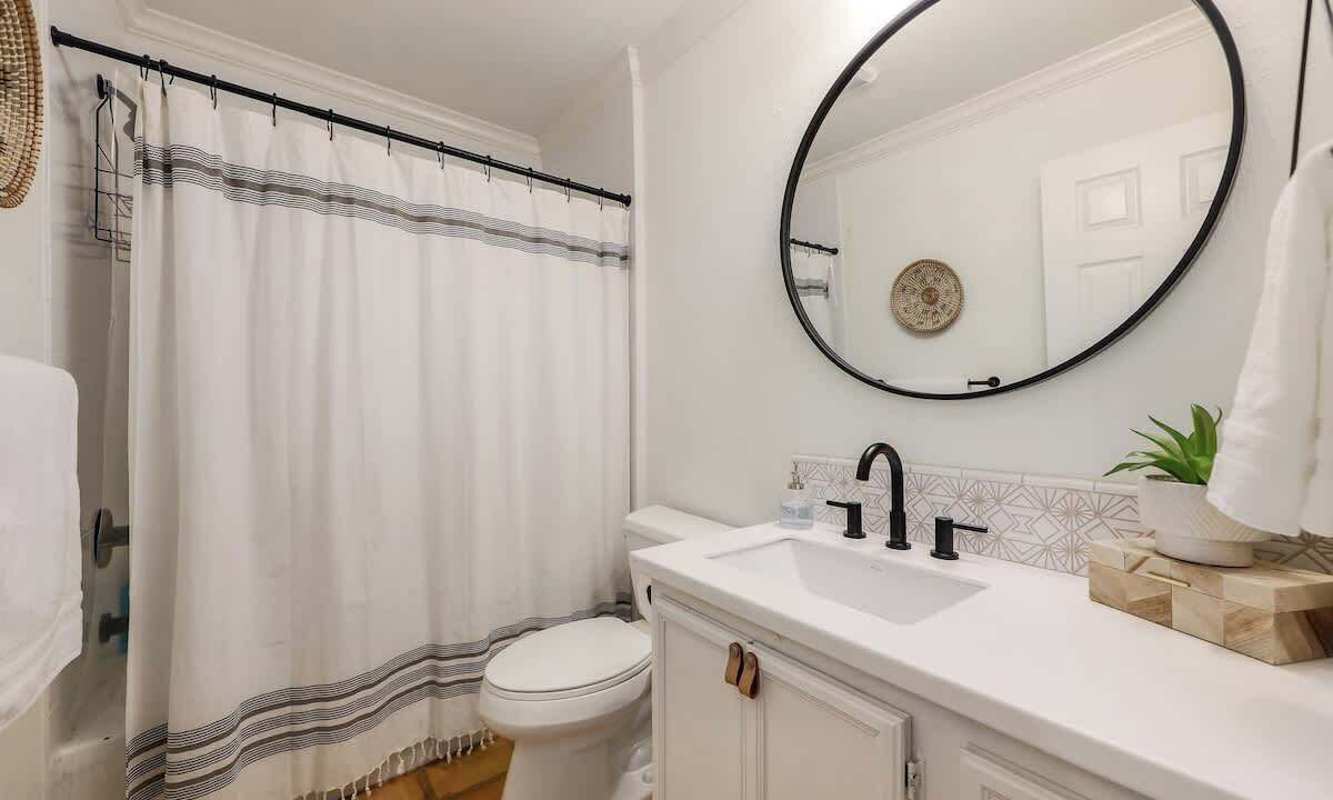 Photo of Bathroom in Aqua Monte