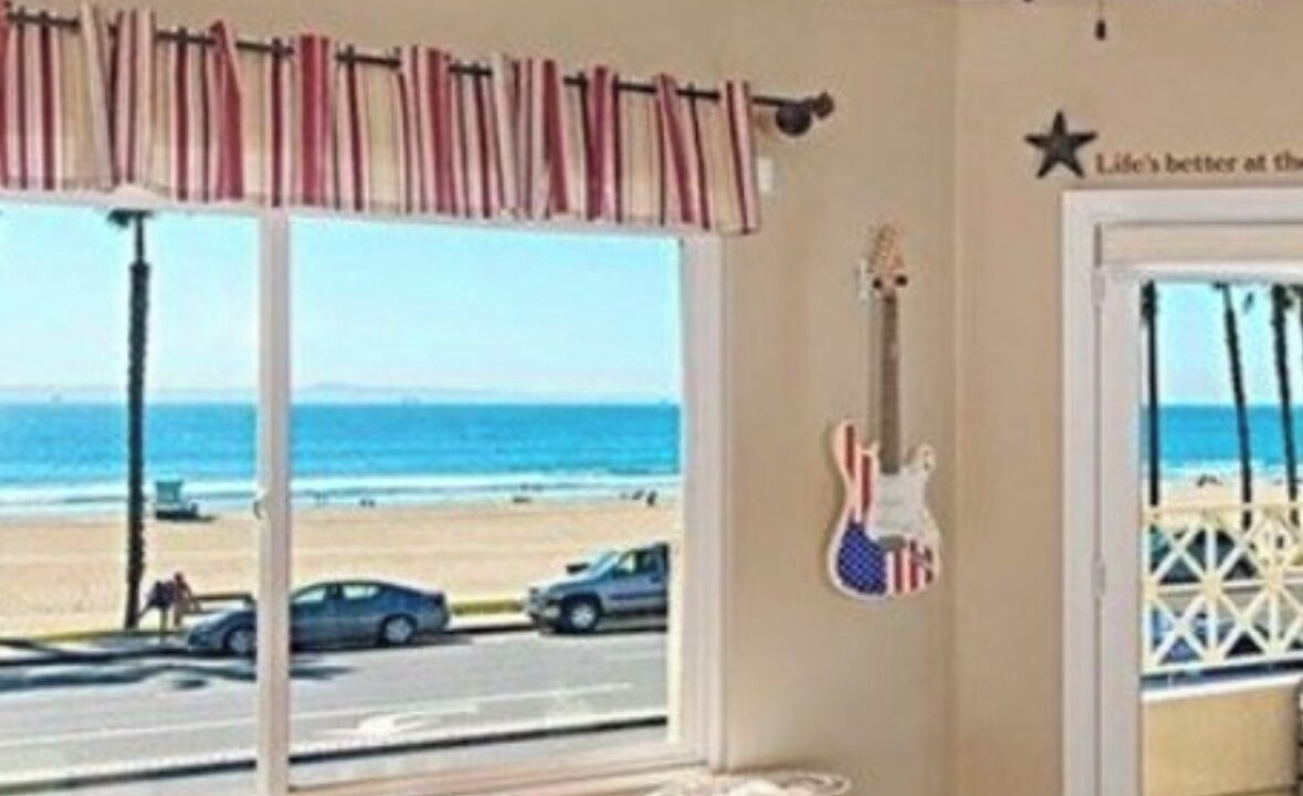 Photo of Livingroom in Huntington Beach