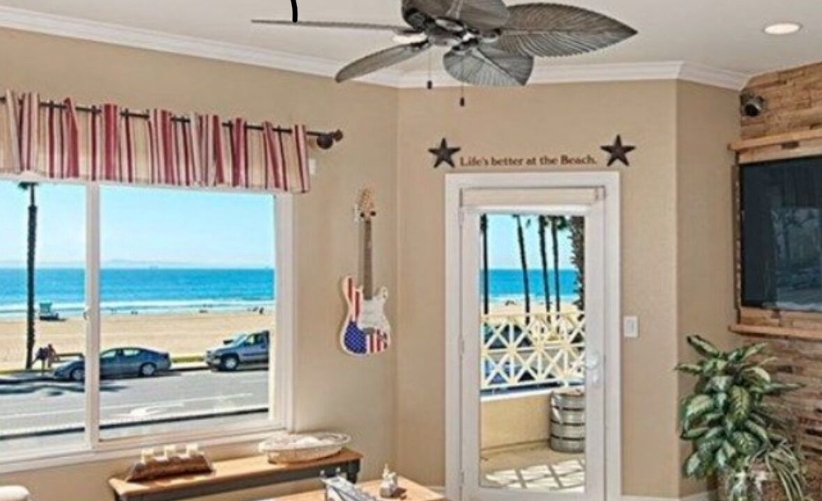 Photo of Livingroom in Huntington Beach
