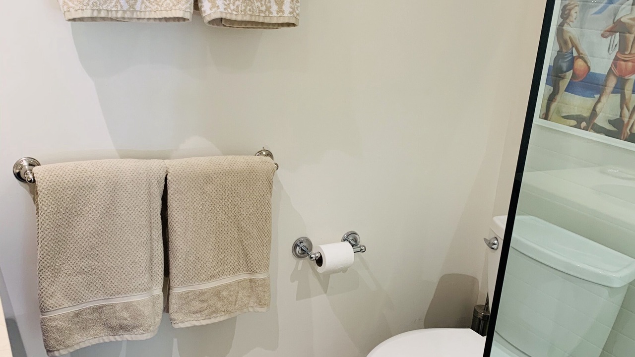 Photo of Bathroom in Hedgerow