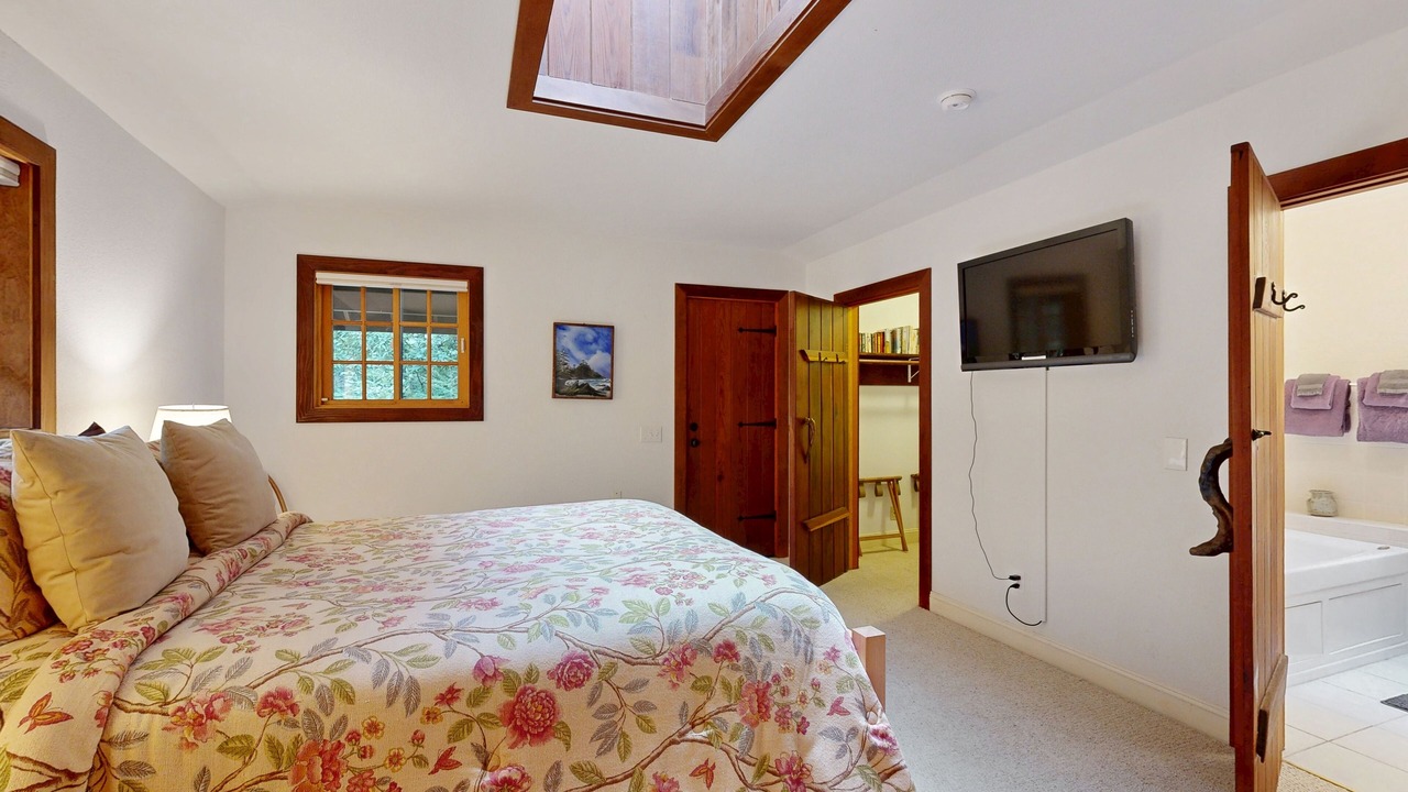 Photo of Bedroom in Little River