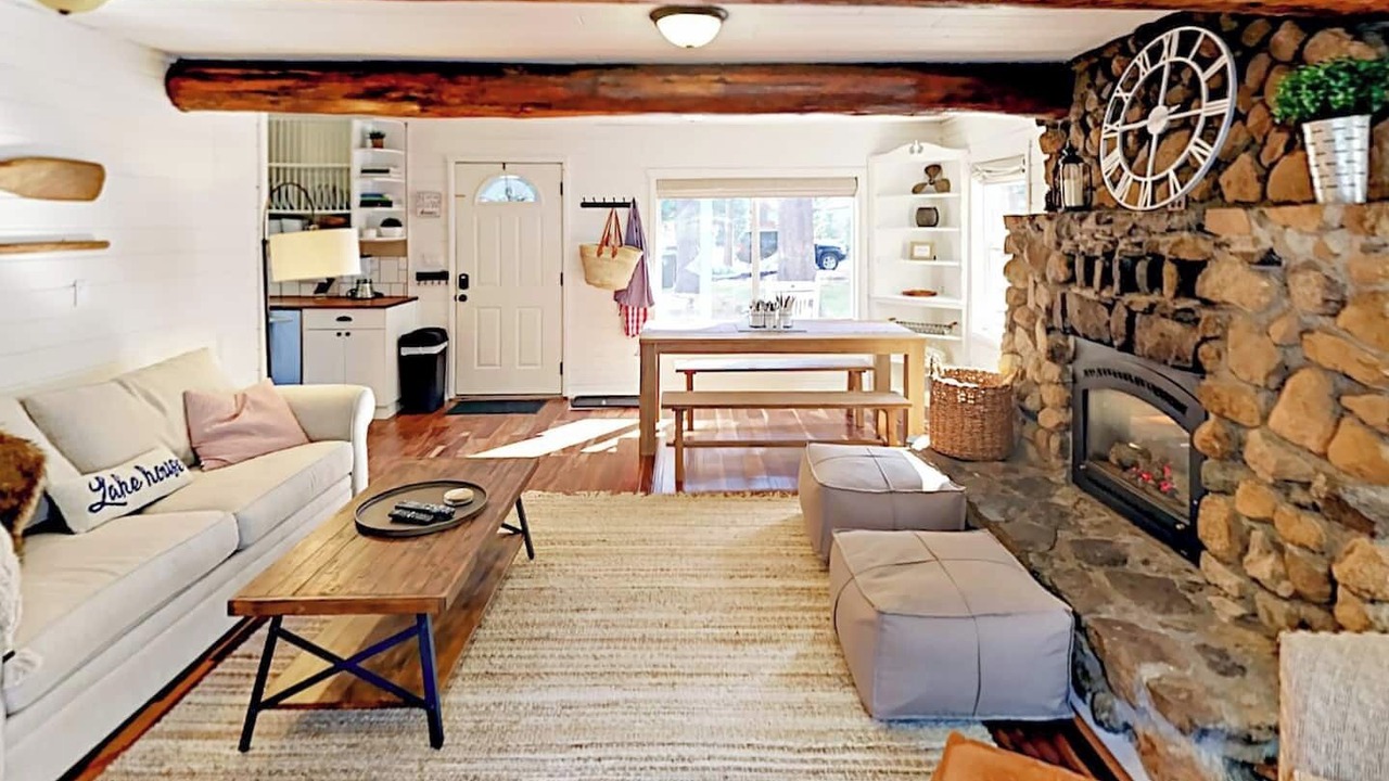 Photo of Livingroom in Donner Lake Woods