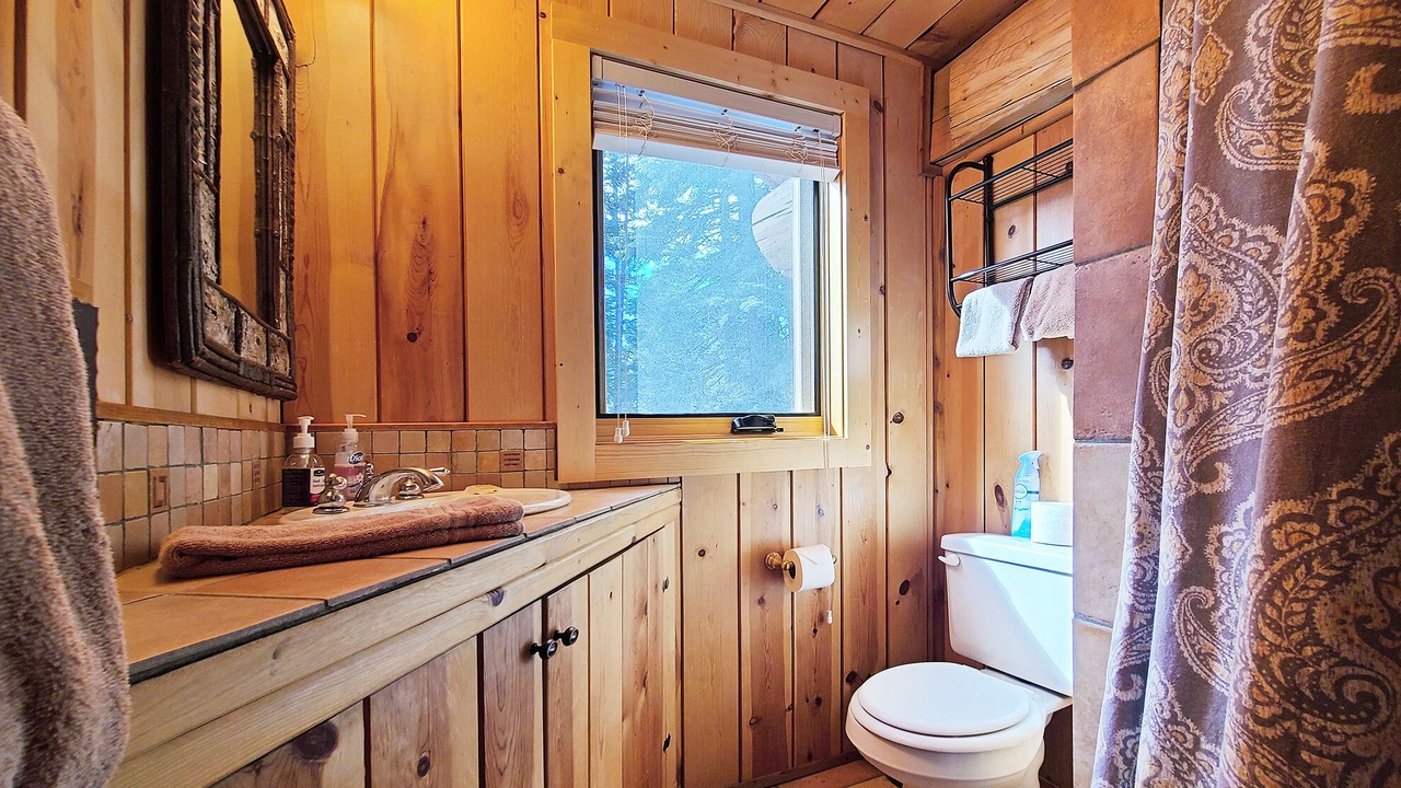 Photo of Bathroom in McKinney Estates
