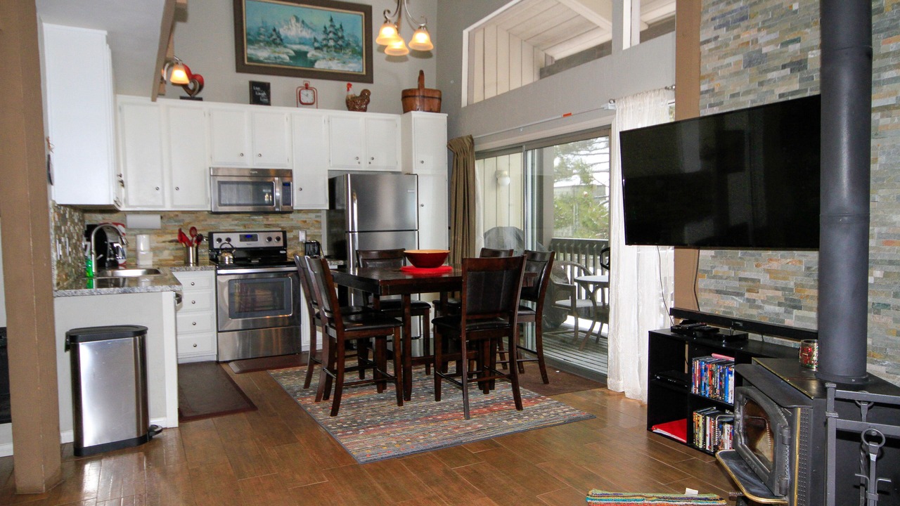 Photo of Kitchen in Mammoth Lakes