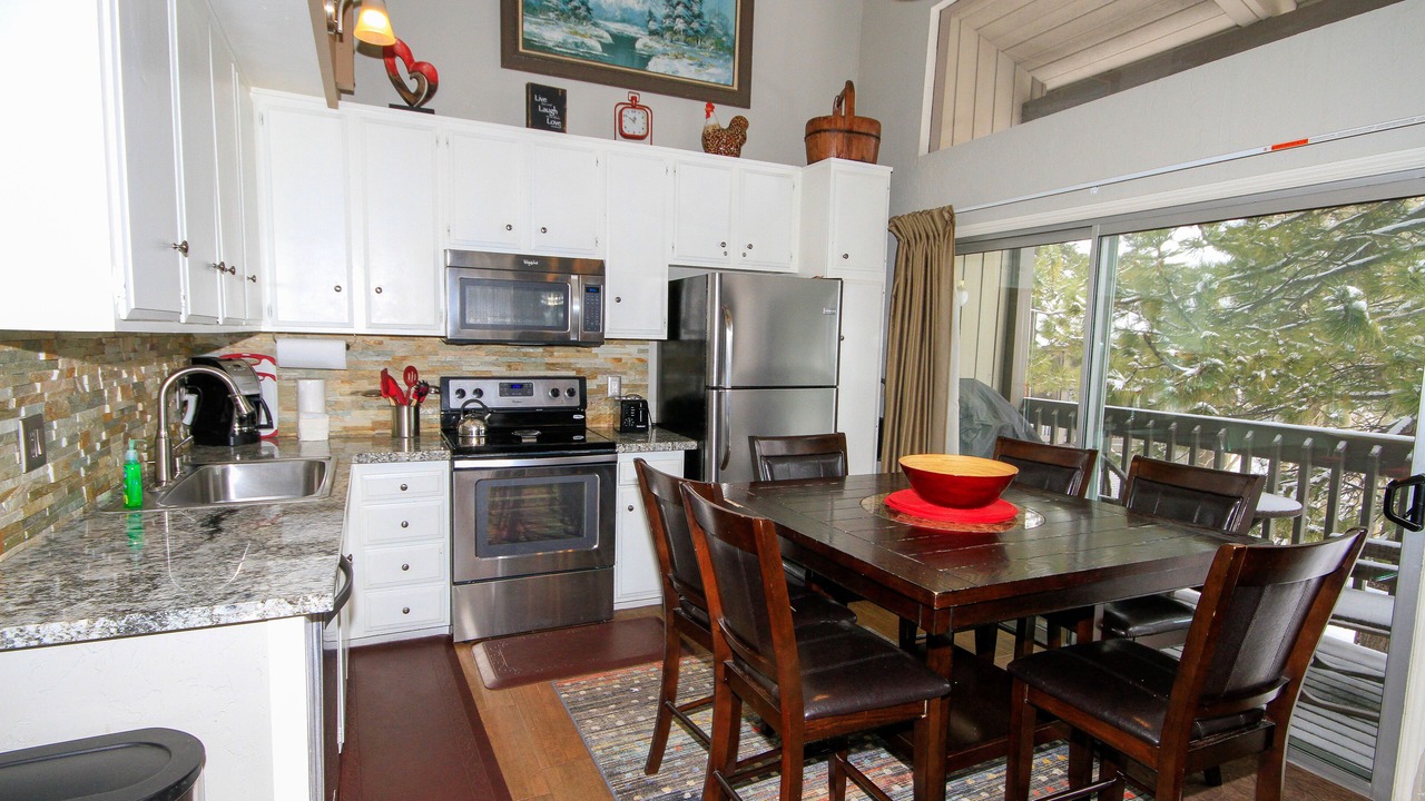 Photo of Kitchen in Mammoth Lakes