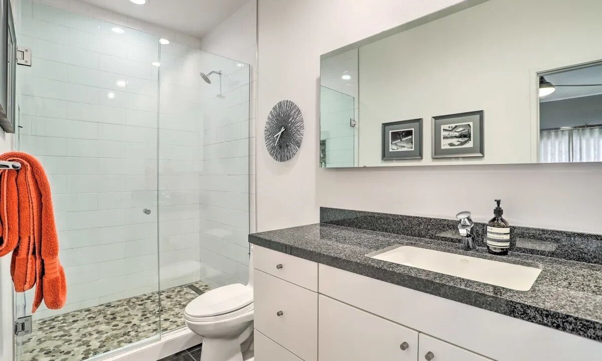 Photo of Bathroom in Downtown Palm Springs