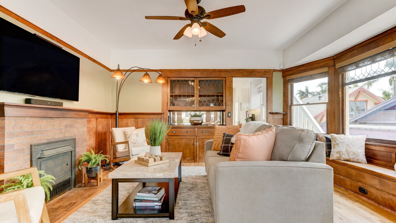 Photo of Livingroom in Golden Hill