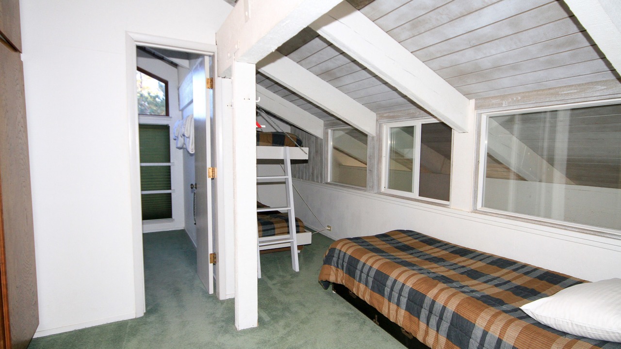 Photo of Bedroom in Mammoth Lakes