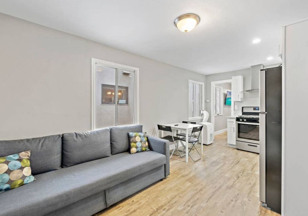 Photo of Livingroom in Balboa Peninsula