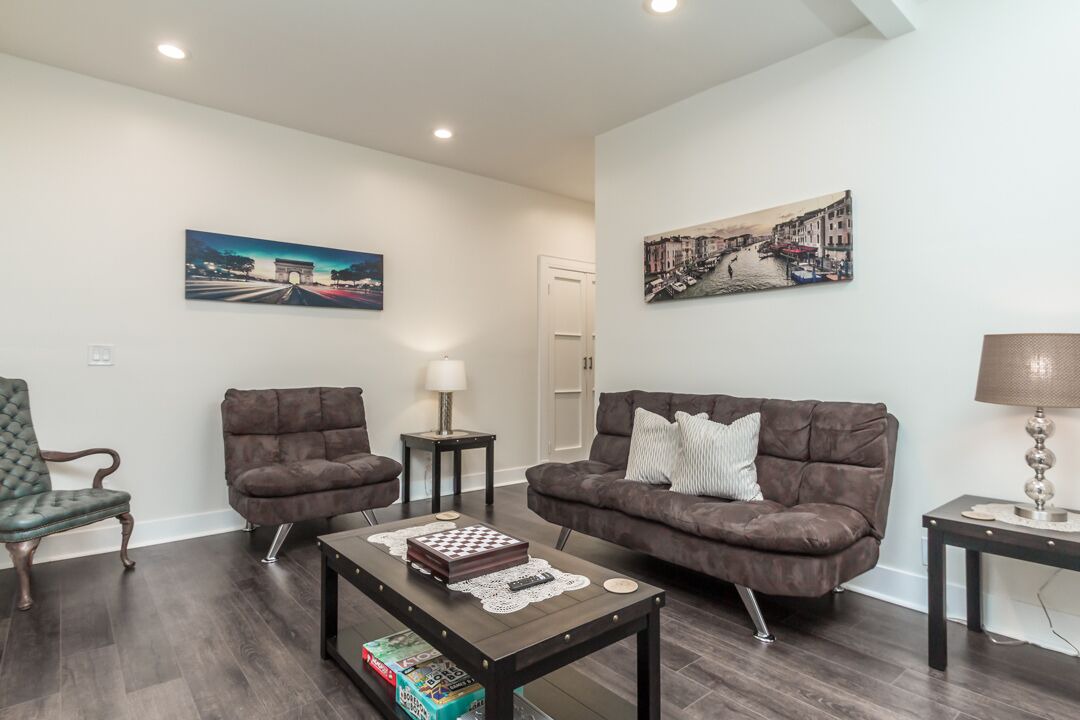 Photo of Livingroom in Pico-Union