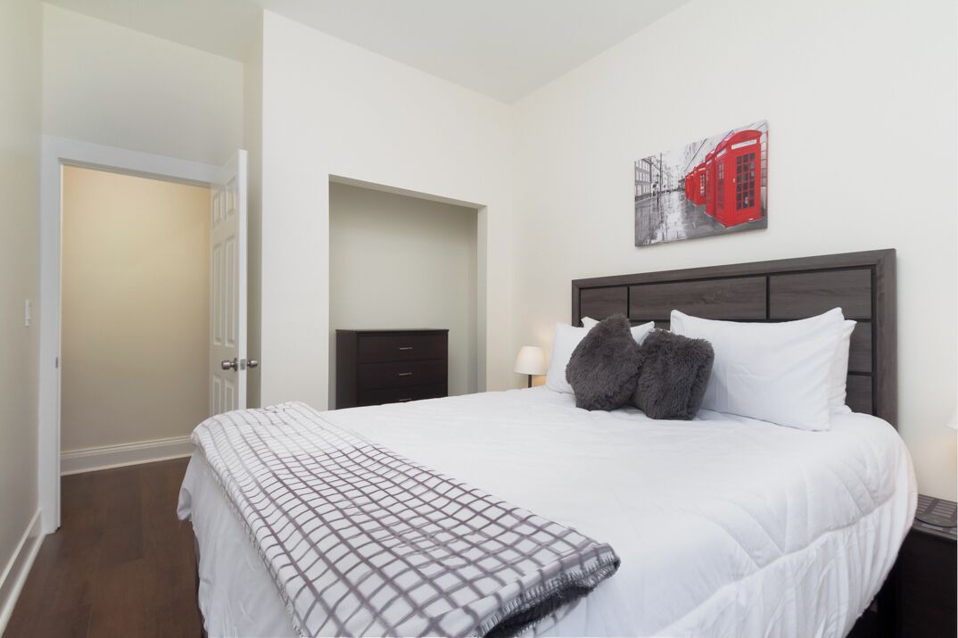 Photo of Bedroom in Pico-Union