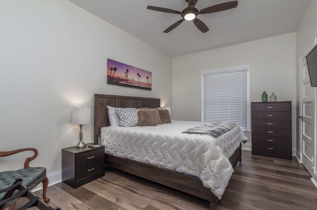 Photo of Bedroom in Pico-Union