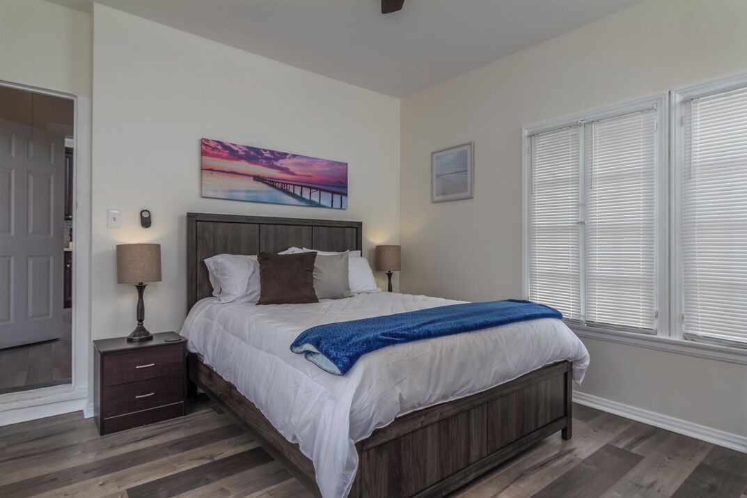 Photo of Bedroom in Pico-Union