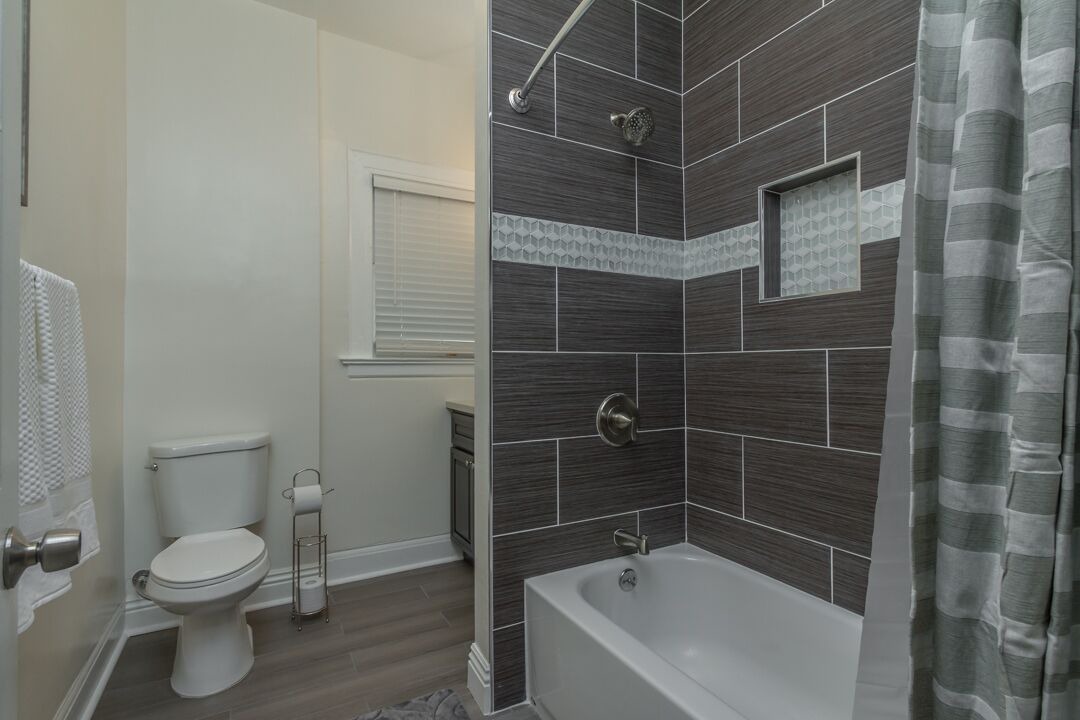 Photo of Bathroom in Pico-Union