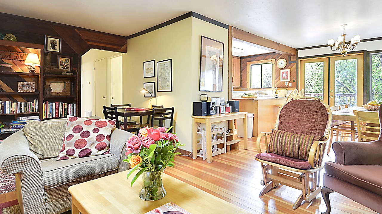 Photo of Bedroom in Guerneville