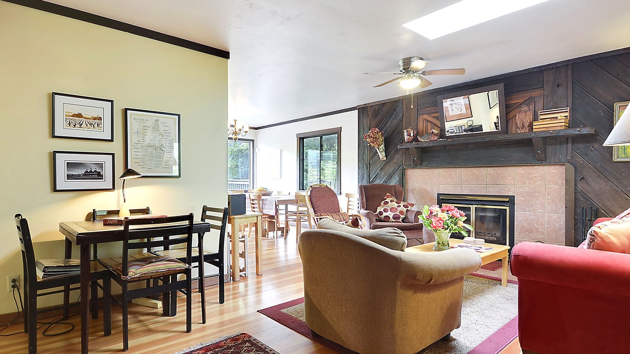 Photo of Bedroom in Guerneville