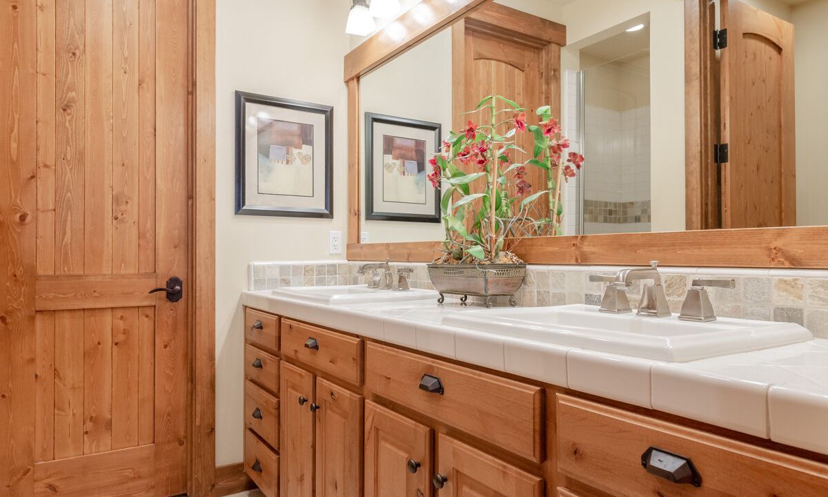 Photo of Bathroom in Mammoth Lakes