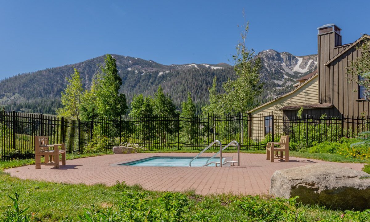 Photo of Outdoor in Mammoth Lakes