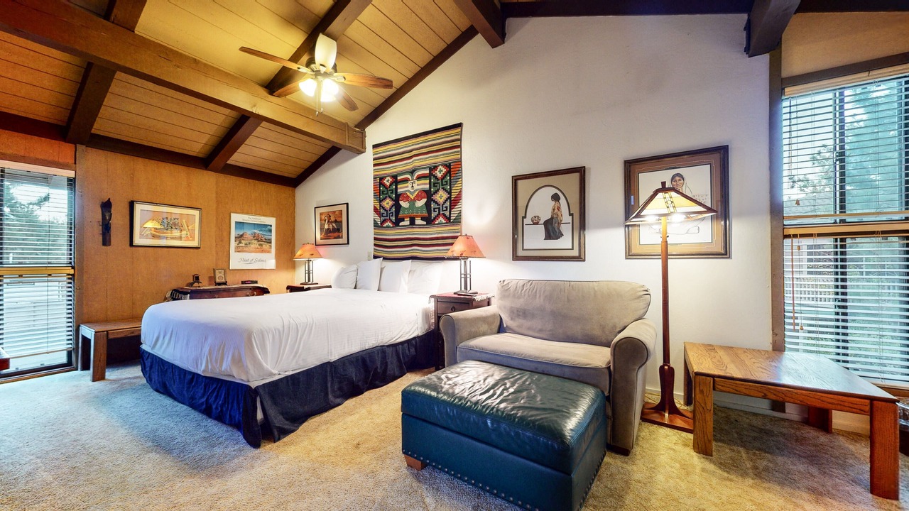 Photo of Bedroom in Mammoth Lakes