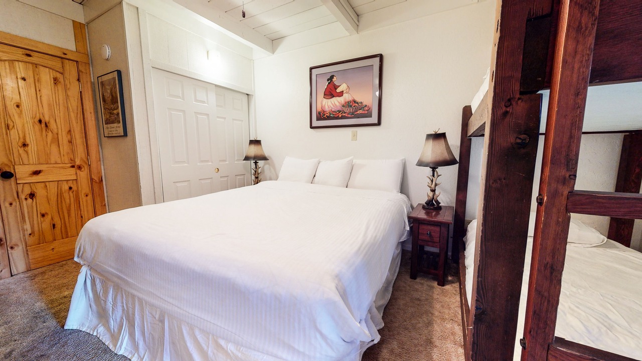 Photo of Bedroom in Mammoth Lakes